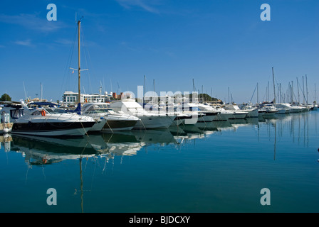 Vue partielle de Santa Eulalia marina, Santa Eulalia, Ibiza, Espagne Banque D'Images