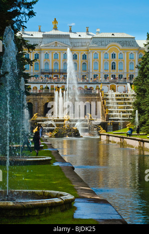 Dvorets Bolchoï (Le Grand Palais), Peterhof (Petrodvorets), Saint-Pétersbourg, Russie Banque D'Images