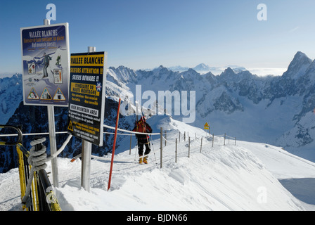 La crête de l'Aiguille du Midi, départ pour la Vallée Blanche Banque D'Images