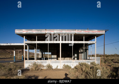 La station d'essence abandonnés, Yermo, California, United States of America Banque D'Images