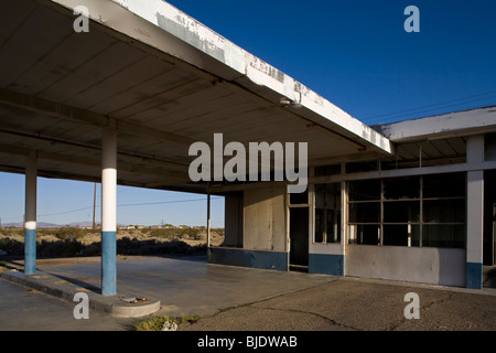 La station d'essence abandonnés, Yermo, California, United States of America Banque D'Images