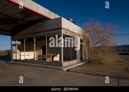 La station d'essence abandonnés, Yermo, California, United States of America Banque D'Images