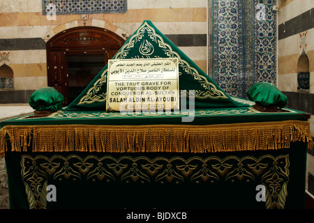 La véritable tombe de Salah Aldin Al-Ayoubi près de la Mosquée Omeyyade de Damas, en Syrie. Banque D'Images