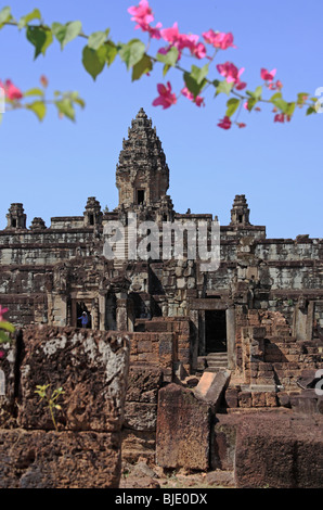 Temple de Bakhong, partie de la groupe Roluos à Angkor, Siem Reap, Cambodge Banque D'Images