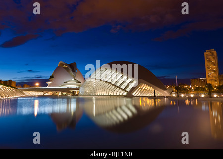 Espagne Valence la Cité des Arts et Sciences Building Ciudad de las Artes y de las Ciencias une science museum planetariu Banque D'Images