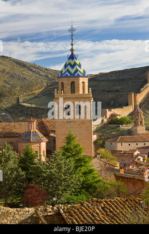 Clocher de l'église, village d''Albarracín, Aragon, dans la province de Teruel, Espagne Banque D'Images