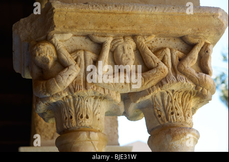 Colonne Cloître médiéval capitales de la Cathédrale, Cathédrale de Cefalù [Sicile] Cefaú Banque D'Images