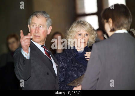 Le Prince Charles et son épouse Camilla, Duchesse de Cornouailles, visiter le Château de Prague le 20 mars 2010. Banque D'Images