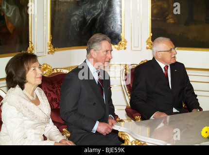 Le Prince Charles et son épouse Camilla, Duchesse de Cornouailles, visiter Prague le 20 mars 2010. Banque D'Images