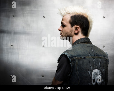 Homme avec un mohawk Banque D'Images