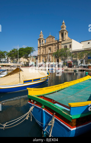 Les bateaux de pêche, Msida Creek, Valletta, Malte Banque D'Images