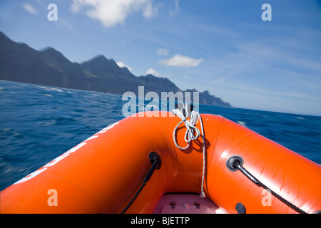 Le taxi de l'eau entre Puerto de Las Nieves Agaete et gui Gui / le long de la côte ouest de la Grande Canarie Banque D'Images