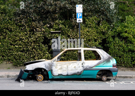 Une voiture qui a été sous-évaluées dans les rues de Brighton. Banque D'Images