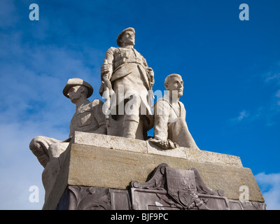 Un et deux guerres mondiales à Largs, Ecosse Memorial Banque D'Images