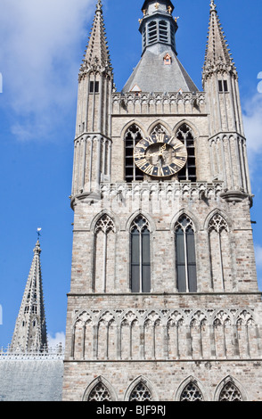Tour de la Halle Markt Ypres Ypres Belgique Banque D'Images