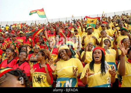 Supporters ghanéens célèbrent la coupe d'Afrique des nations dans leur capitale Accra. Le Ghana, l'Afrique de l'Ouest, l'Afrique Banque D'Images