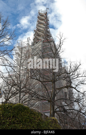 La rénovation de la collégiale à l'échafaud, Neuchâtel, Suisse. Charles Lupica Banque D'Images