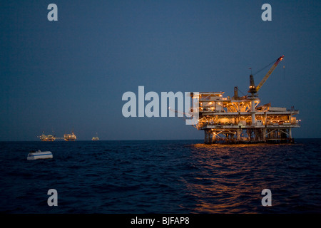 Oil Derrick, Catalina Channel, California, USA Banque D'Images