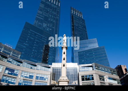 Le Time Warner Building et Columbus Square, New York City - Septembre 2009 Banque D'Images