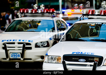 Deux nouveaux véhicules de patrouille de la police de l'autoroute au Ground Zero - Manhattan NY - Septembre 2009 Banque D'Images