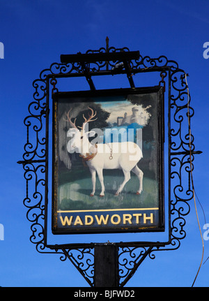 Wadworth's pub panneau au White Hart Inn de Wroughton, Wiltshire, England, UK Banque D'Images