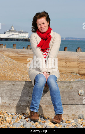 L'actrice Janet Dibley front de mer d'Eastbourne East Sussex, Royaume-Uni. Photo par Jim Holden. Banque D'Images