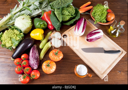 Une table propagation de légumes frais Banque D'Images