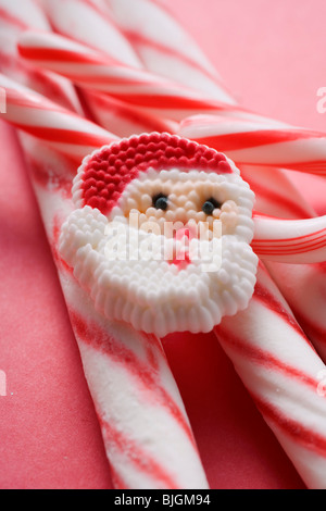 Le Père Noël des biscuits et des cannes de bonbon (détail) - Banque D'Images