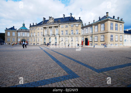Le Palais d'Amalienborg à Copenhague, au Danemark, est l'accueil de la famille royale danoise. Banque D'Images