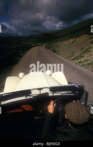 1985 Panther Kallista la conduite dans l'Elan Valley Wales UK Banque D'Images