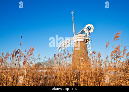 Le Drainage Hardley nouvellement restauré moulin sur les Norfolk Broads Banque D'Images