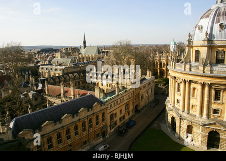 Brasenose College, l'Exeter College et la chapelle, et la Radcliffe Camera, Université d'Oxford, Oxford, Oxfordshire, Angleterre. Banque D'Images