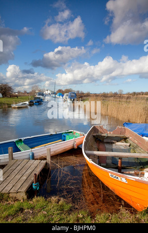 Martham Staithe par une belle journée ensoleillée sur les Norfolk Broads Banque D'Images