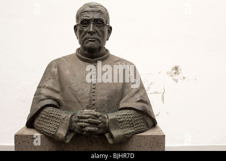 La statue de Dr Francisco Fulgencio Andrade (1889-1970) à Funchal, Madère. Banque D'Images