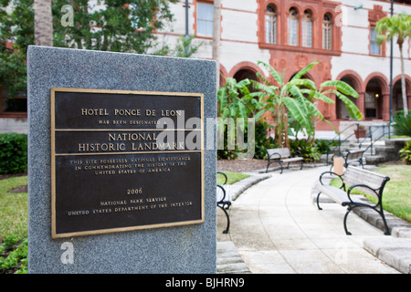 Plaque indique hôtel Ponce de Leon à St Augustine en Floride comme Monument Historique National Banque D'Images