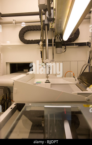 Un robot dans une chirurgie de médecins Banque D'Images