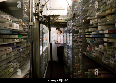 Un robot dans une chirurgie de médecins Banque D'Images