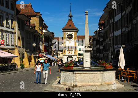 Centre-ville et ville médiévale gate Berntor, Tour de Berne, dans la vieille ville, Morat, Morat, Suisse Banque D'Images