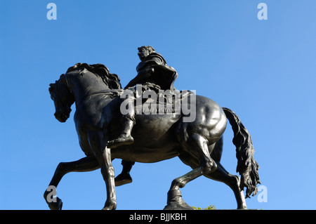 Statue de William III de John Michael Rysbrack à Queens Square, Bristol, Angleterre. Banque D'Images