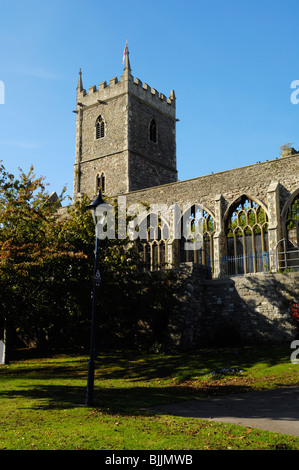 La ruine de l'église Saint-Pierre à Castle Park, Bristol, Angleterre. Banque D'Images