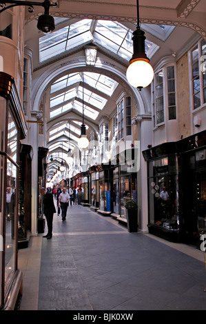 Burlington Arcade Mode Piccadilly Londres Banque D'Images