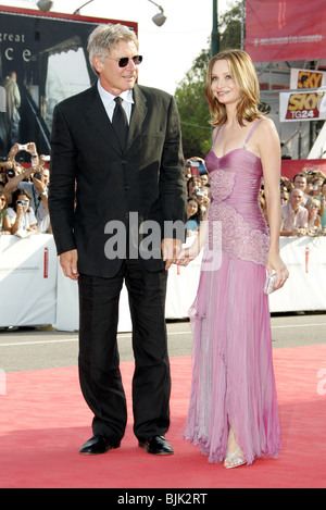 HARRISON FORD & Calista Flockhart FRAGILE PREMIERE. PALAZZO DEL CINEMA FILM DE VENISE LIDO Venise ITALIE 02 Septembre 2005 Banque D'Images