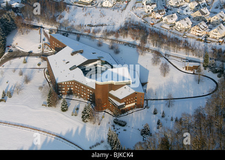 Photo aérienne, monastère dans la neige en hiver, Hesse, Rhénanie du Nord-Westphalie, Allemagne, Europe Banque D'Images