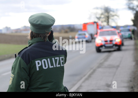 Policier en service location, Stuttgart, Bade-Wurtemberg, Allemagne, Europe Banque D'Images