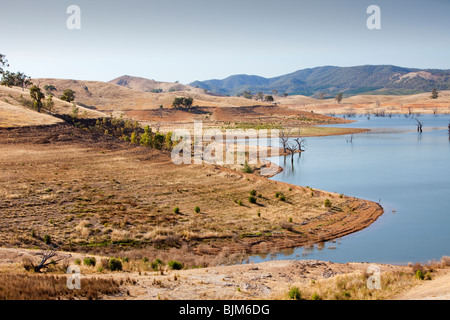 Lake Eildon car il sèche jusqu'en raison de la sécheresse, de l'Australie. Banque D'Images