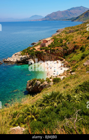 Plage crique isolée à Riserva Naturale dello Zingaro Zingaro [ ] Scopello, Castellammare del Golfo , la Sicile. Banque D'Images