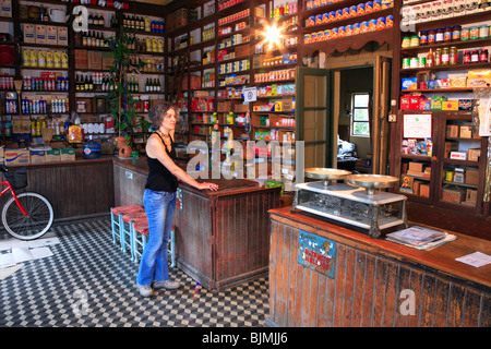 Ancien magasin général et le bar ('Pulperia') 'los principios'. San Antonio de Areco, Buenos Aires, Argentine Banque D'Images