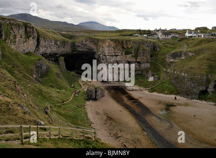 En vue d'entrée grotte Smoo Durness, highlands Banque D'Images