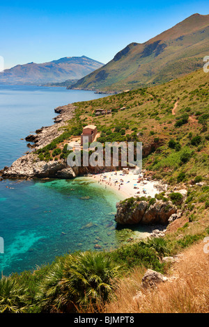 Plage crique isolée à Riserva Naturale dello Zingaro Zingaro [ ] Scopello, Castellammare del Golfo , la Sicile. Banque D'Images