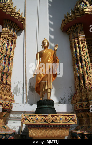 Statue de Bouddha dans un temple à Bangkok, Thaïlande. Banque D'Images